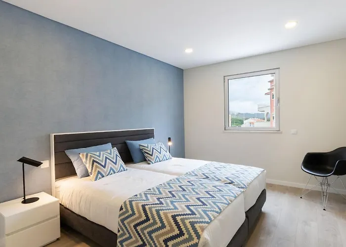 Beautiful Apartment In S O Martinho Do Porto With Balcony