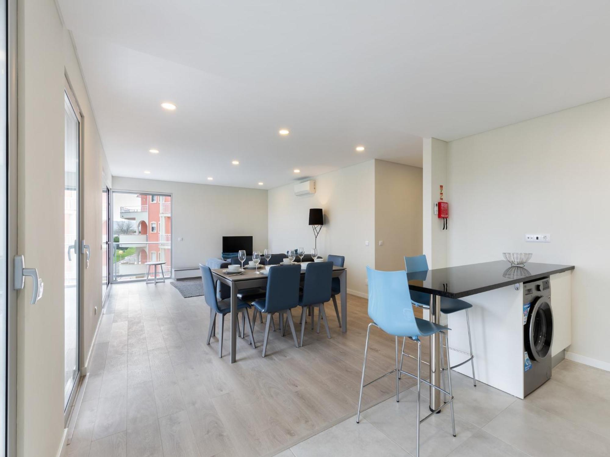 Apartamento Beautiful In With Balcony